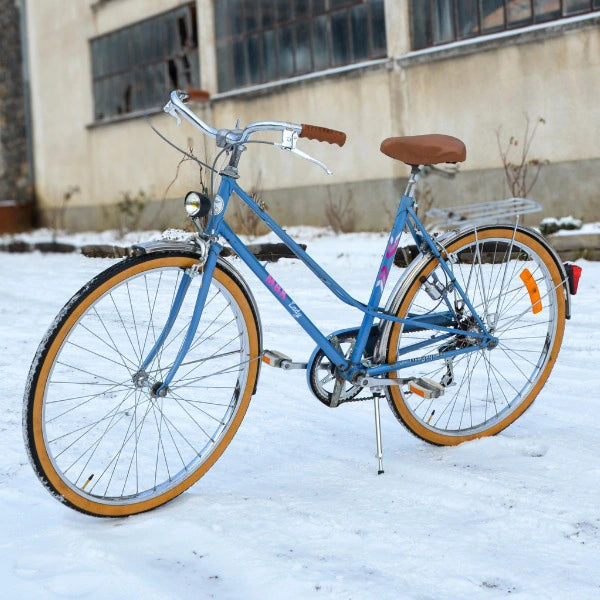 vieux vélo restauré femme